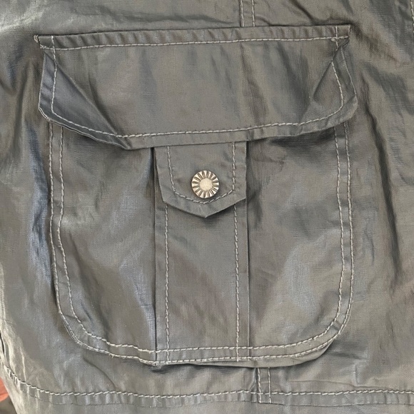 Rare UGG Zip-off Sleeve Hike Walk Travel Windbraker Jacket in Black Size M - Picture 8 of 11